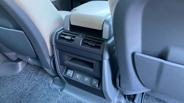 Land Rover Defender 3.0 D300 HSE 110 5dr Auto Diesel Estate